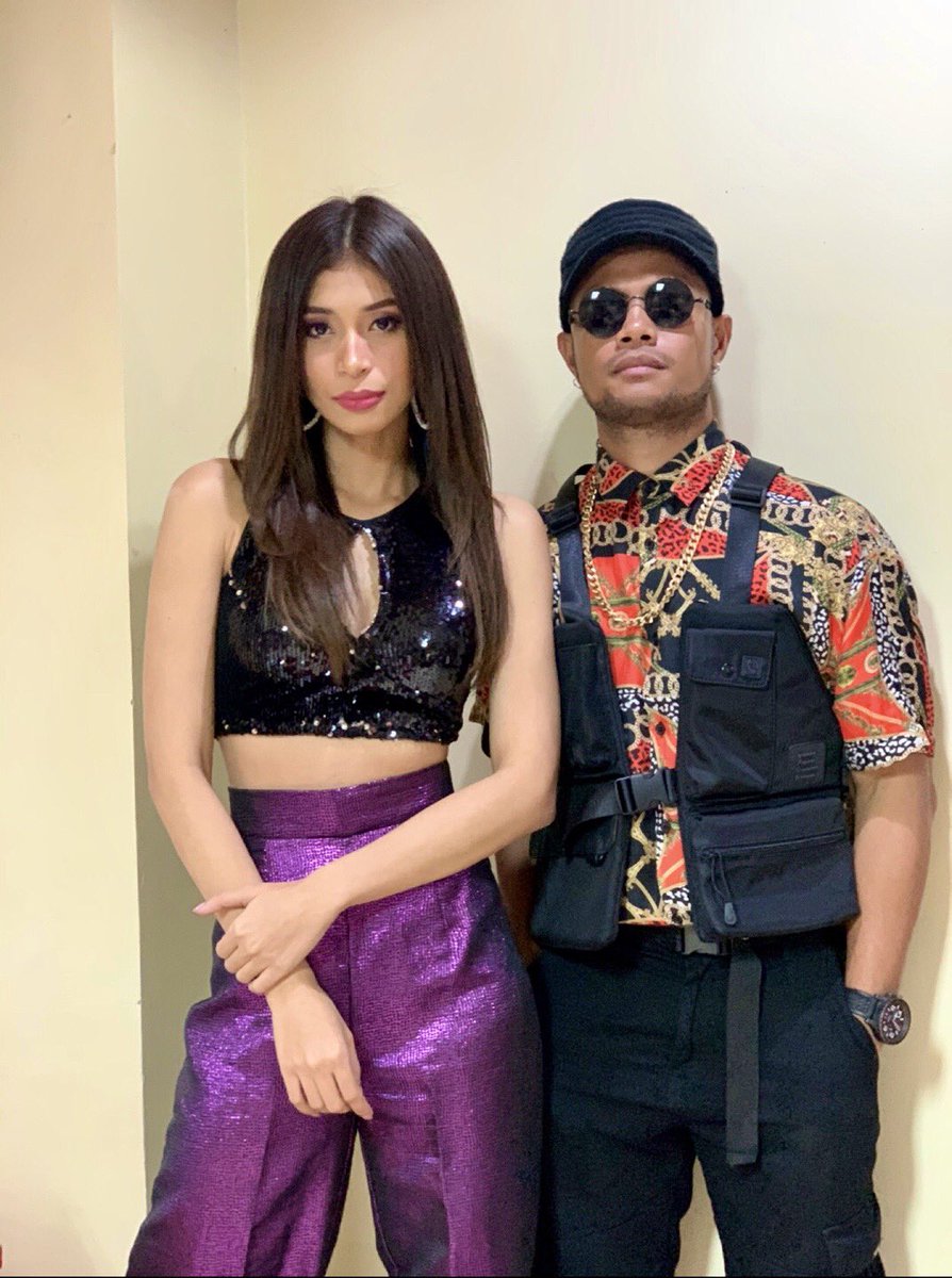 anamazingramsey's tweet photo. ready to hit the stage 🎶🎤
with @bugoydrilon https://t.co/aOXzPCgO4n