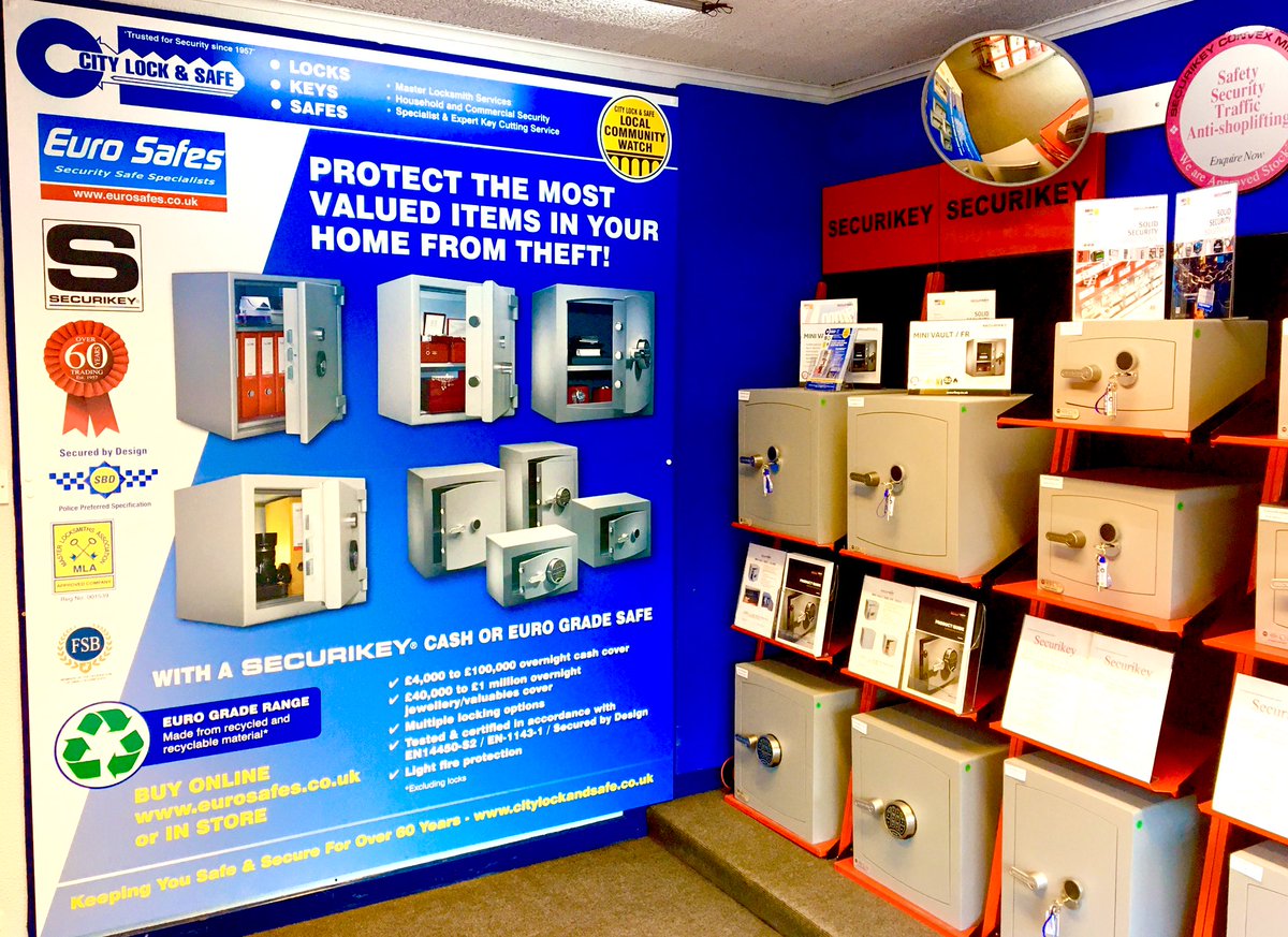 CityLockSafeLtd's tweet photo. A new look to go with some new arrivals in our safe showroom. We have an excellent range of @SecurikeyLtd products on display including Micro Vaults, Euro Vaults, Mini Vaults and Euro Graded Safes.
Call in to see us on the main A6 Stockport.
#Safe #Safes #CashSafe #EuroGradeSafe https://t.co/gsgvmMYz2w