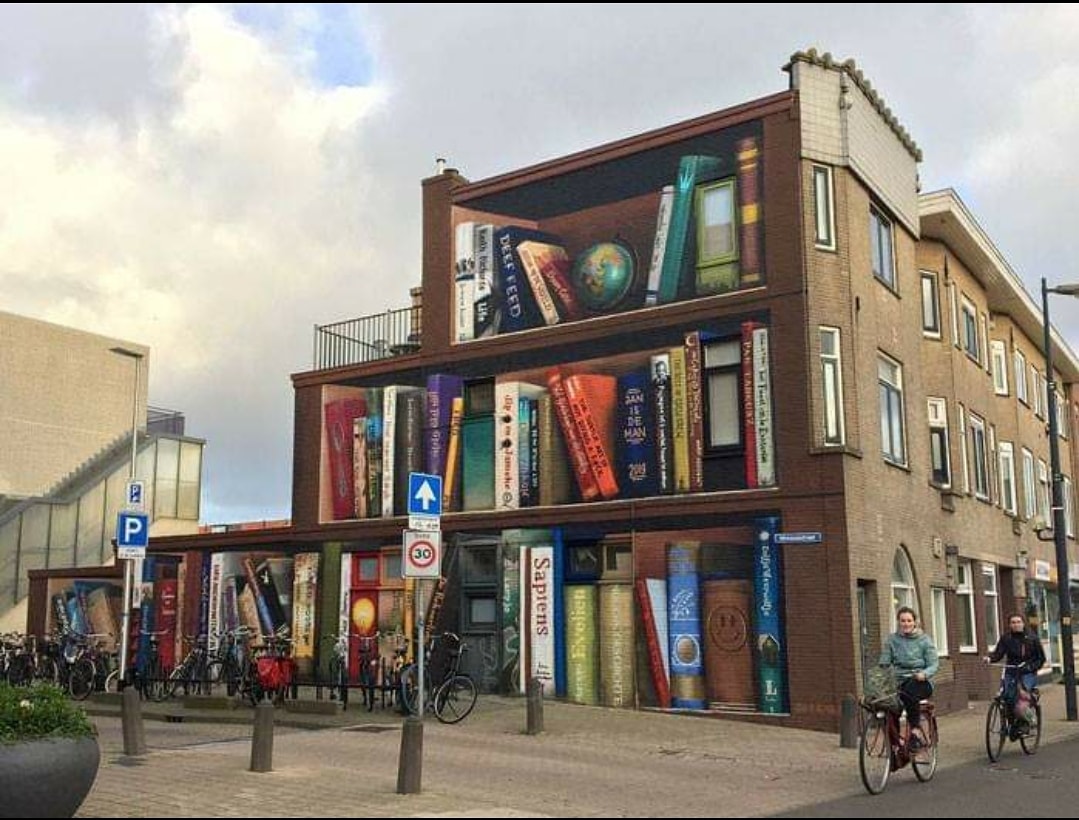 NCrystean's tweet photo. Absolutely LOVE this. Books in every way make the world a better and brighter place to live. 🤓
#readingissexy #readmore #hardbacksrock #art #Dutchartists #JanIsDeMan #DeefFeed #Trompelœil #utrecht #netherlands https://t.co/hoVenvkQCe