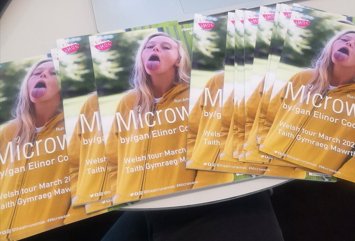 CeriannKay's tweet photo. I just bloody love this image👌
#Micowave @TheatrRunAmok @RiverfrontArts https://t.co/4ILwh7vPWN