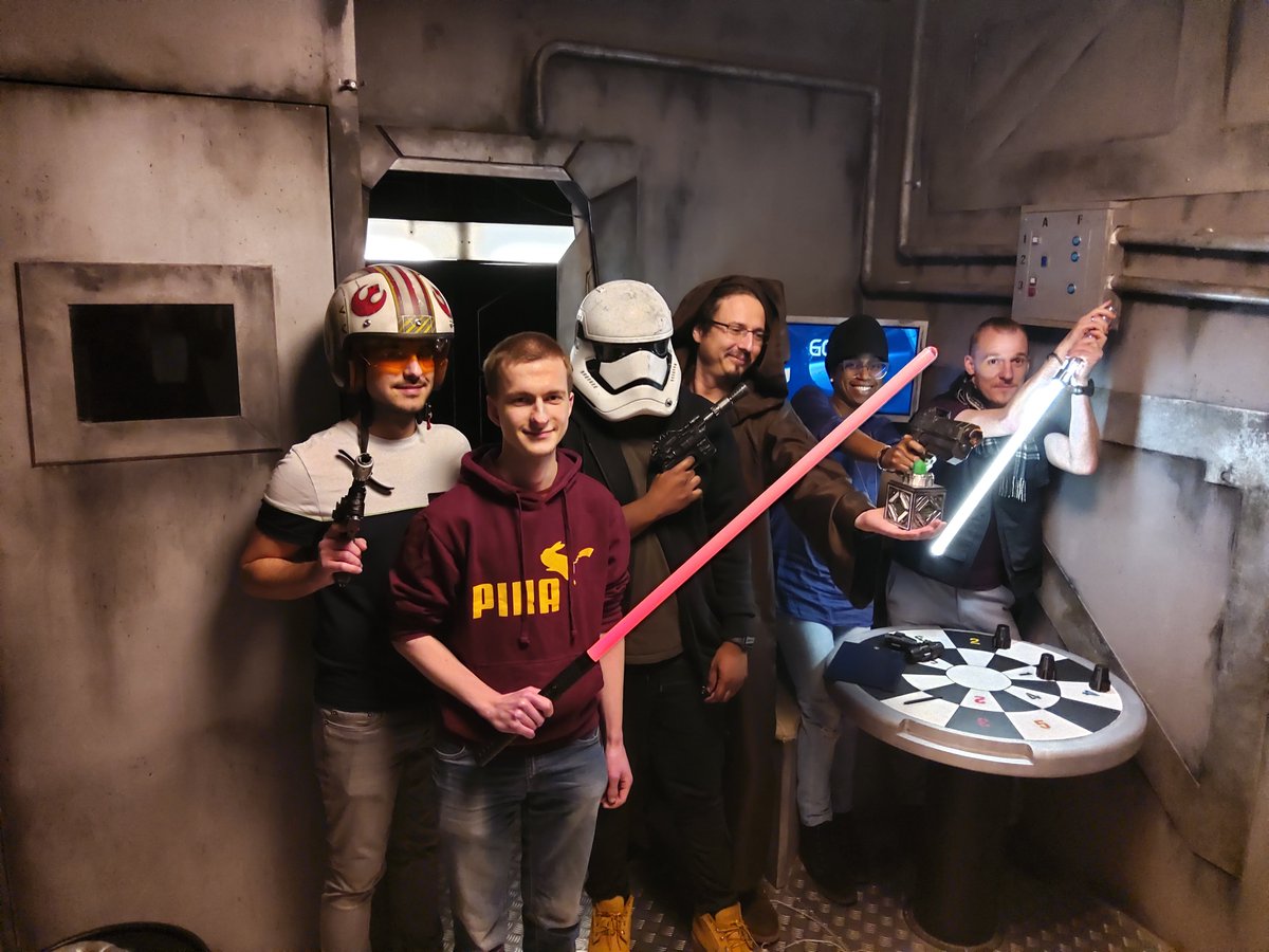 Vigicorp's tweet photo. [#EscapeGame] Nos #développeurs ont fait preuve d'une logique implacable pour cet #afterwork 🤔 Heureusement, tout le monde est sorti à temps 😅 ! Merci à @Itsatrapstudio, c'était super 😉 https://t.co/WIQDNmyOIO