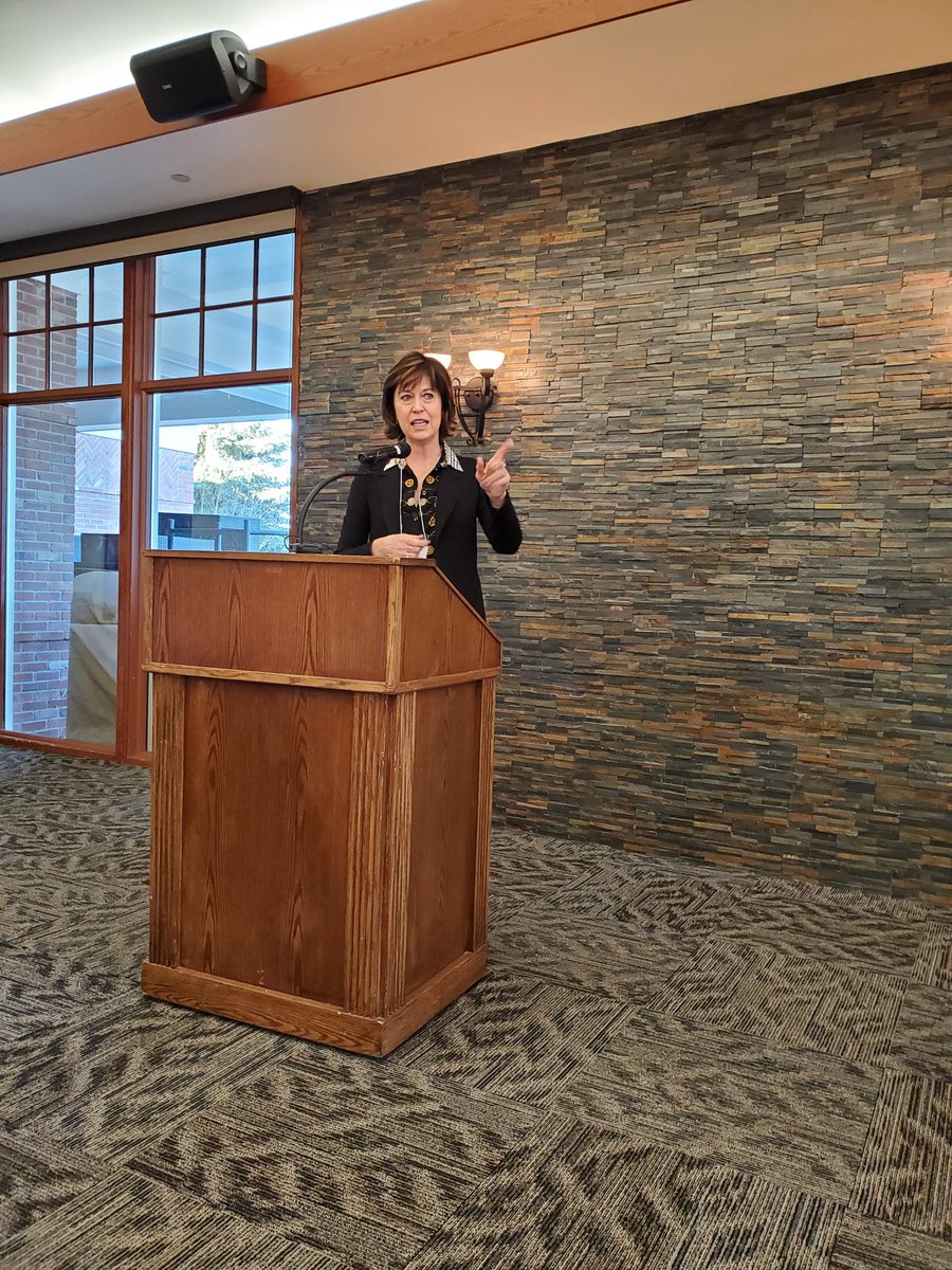 International Women's Day Breakfast #HerHalton opening this AM with <a href="/PamDamoff/">Pam Damoff 🇨🇦</a>. Thanks for getting us started. <a href="/Haltech_RIC/">Haltech</a>