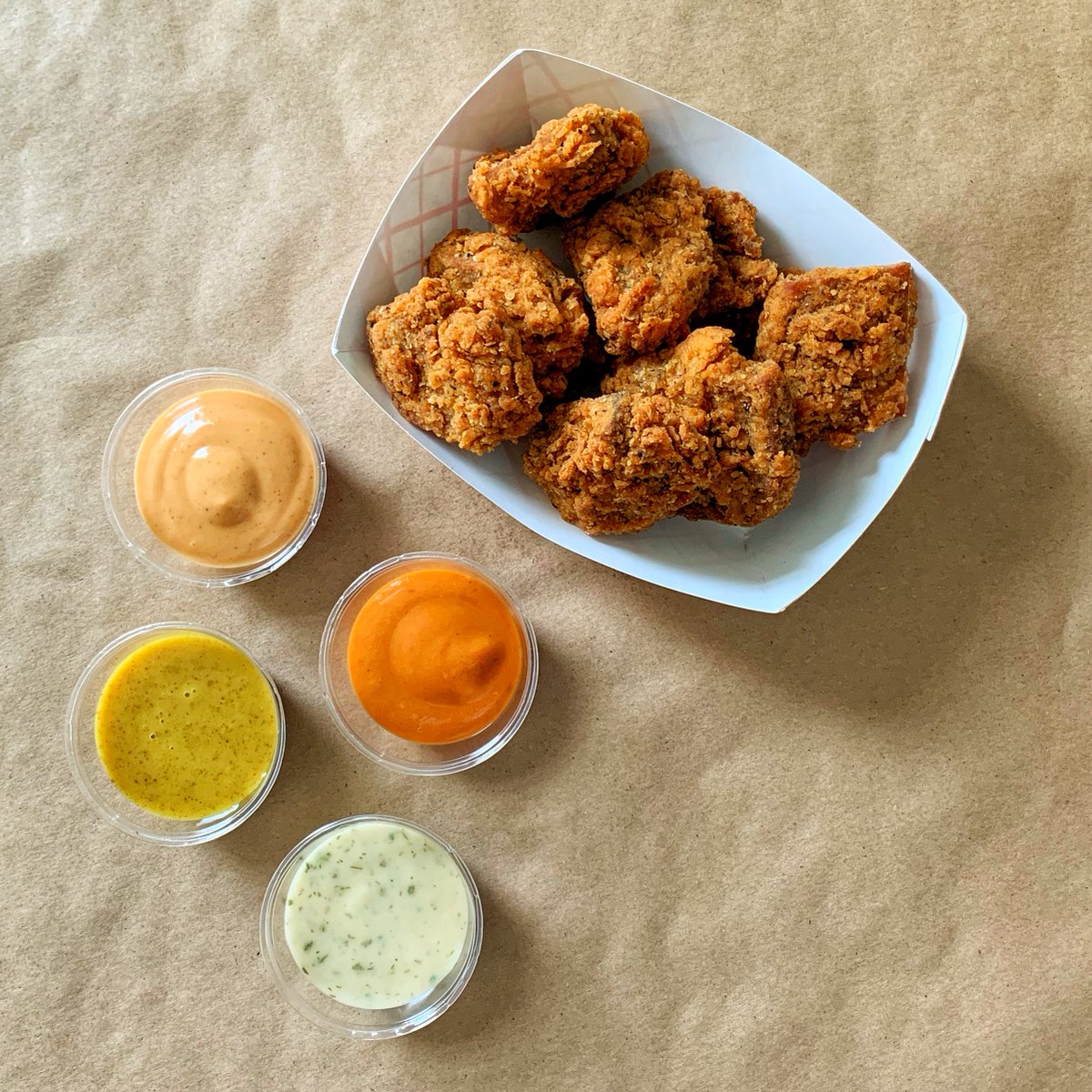 bartlebysfood's tweet photo. Hail, Fay! 🤘 We drove for 24 hrs, can't wait to set up and roll our food truck into the streets. Maybe Shulertown? The Yacht Club on College? 🚚🔥 We're gonna help you #stuffyerface with southern-fried seitan and scratch-made sauces. See ya soon, Fayetteville! 😈

#sofay #eatnwa https://t.co/dGd29891yM