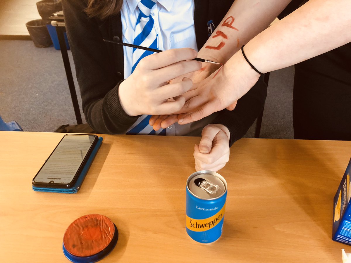 BoxLhs's tweet image. Happy birthday @LoveYourPeriod1 🥳🩸
The campaign has grown so much over the past year and will continue in years for come! Here are some snaps of club members celebrating this amazing achievement in today’s club...📸