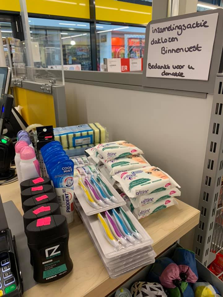 Inzamelingsactie Zeeman XL Baronie voor dak- en thuislozen bit.ly/2ToYJW3 @zeemantextiel #alphenaanderijn