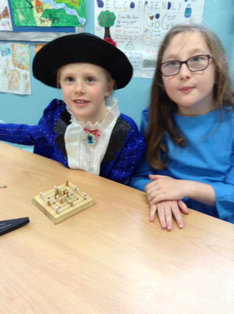 latimerprimary's tweet image. #ClassPK #LatimerMaths Class PK learnt how to play a Viking logic game called - Nine Men Morris.