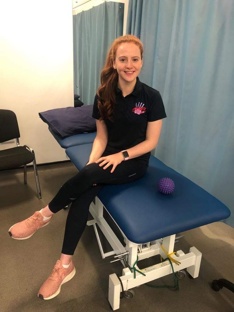ASMtherapy's tweet photo. 👋 Meet the team 👋  Abi is one of our therapists and is also a final year physiotherapy student at RGU. She can be found at the Westhill clinic covering evening clinics.

If you want to book in with Abi, please send us a DM or book online via our website.
#teamASM #meettheteam https://t.co/dpS5GdjjVd