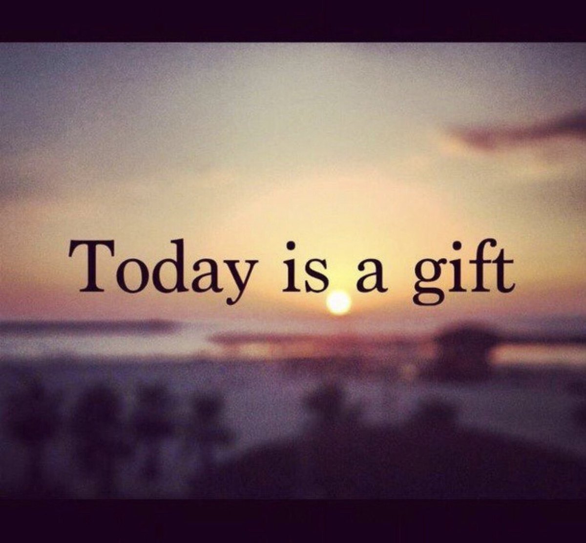 ScottHSanderson's tweet photo. Tell someone your thankful for them today .. it will make both of your days ... https://t.co/77uFnPzxkW