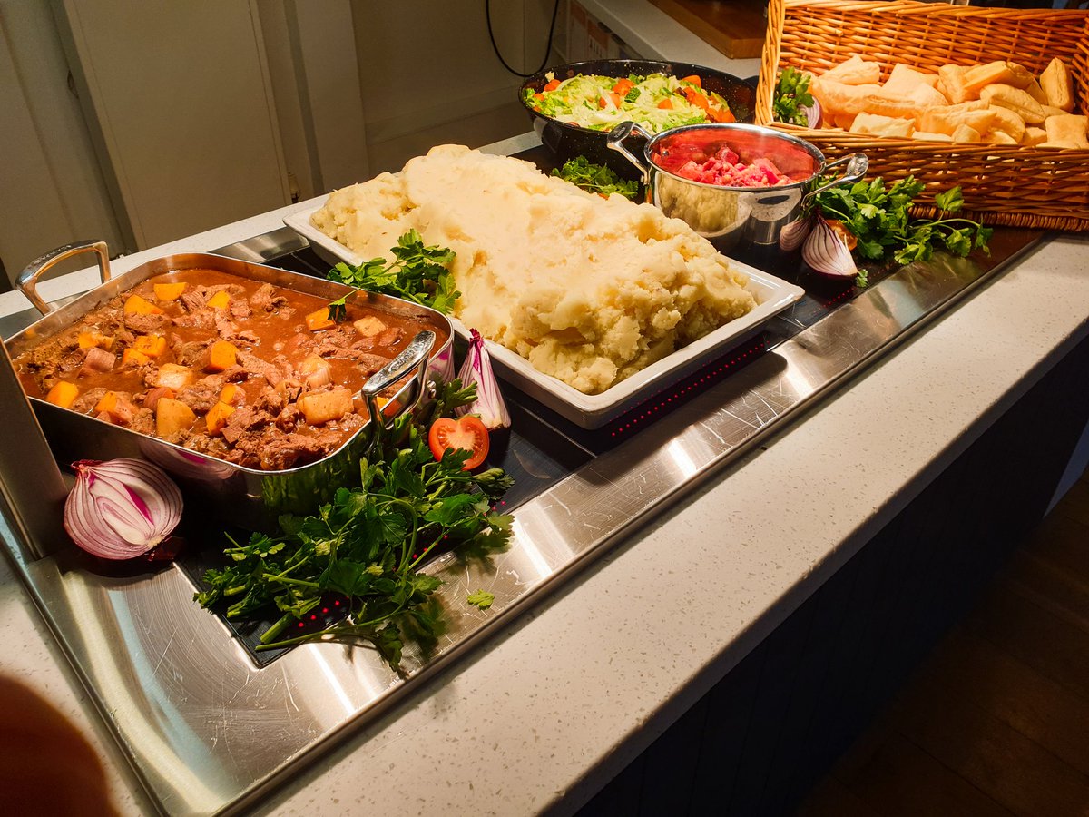 Josephmbryan's tweet photo. Pie for lunch today to celebrate #BritishPieWeek2020 @holroydhowe @UppinghamSchool @chefbenji64 @ChefSi71 @chefysimon @OxfordAndrew https://t.co/WkVfGLEjJd