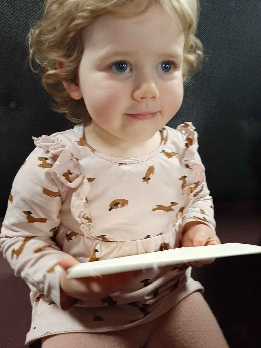 Intell_venues's tweet photo. Last minute changes meant take your granddaughter to work day. We met with some of our favourite people from Edinburgh.   #chaotic #spoiled #Scotland #venues #venuefinding #events @NMSVenueHire @NtlMuseumsScot @britanniayacht #FifeArms https://t.co/YkWW2cBIPE