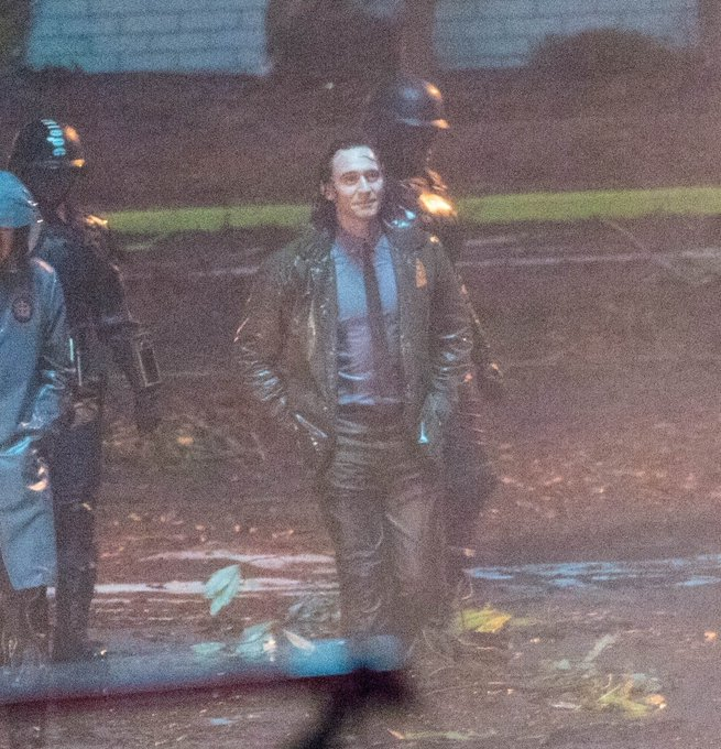 lessloki's tweet photo. Todo el mundo: Queremos mas Loki con traje
Marvel: Bien... https://t.co/y4S7W5bOUm