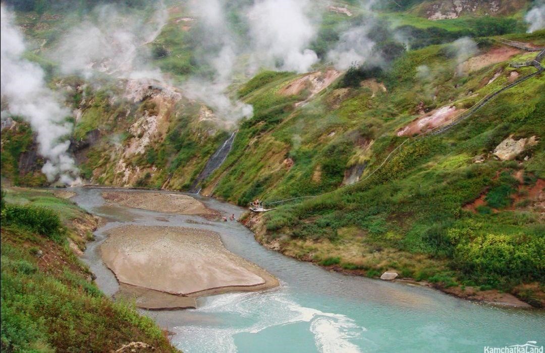 IGeociencias's tweet photo. Y ya que habéis llegado hasta aquí, el extra que os comenté en #Uzon: el Valle de los Géiseres. El segundo lugar del mundo con mayor concentración de #géiseres después de Yellowstone. Forma parte de la reserva natural de #Kronotsky, Patrimonio Mundial por la Unesco. #GeoMicroMOOC https://t.co/kA4dG4Gp0B
