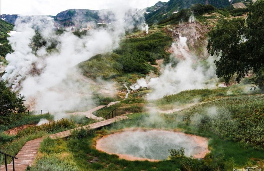 IGeociencias's tweet photo. Y ya que habéis llegado hasta aquí, el extra que os comenté en #Uzon: el Valle de los Géiseres. El segundo lugar del mundo con mayor concentración de #géiseres después de Yellowstone. Forma parte de la reserva natural de #Kronotsky, Patrimonio Mundial por la Unesco. #GeoMicroMOOC https://t.co/kA4dG4Gp0B