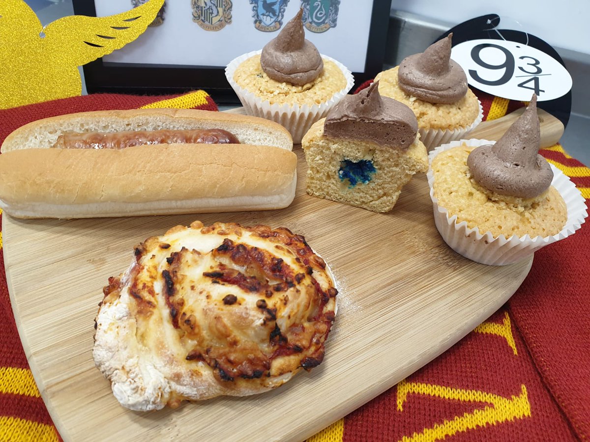 Danworkcatering's tweet photo. @EdwardsandBlake a selection of tasty world book day treats at Burwell primary. Which colour house cup cake will you find ? #heartofeverymeal #eliorfoodie https://t.co/diNjOCVVCI
