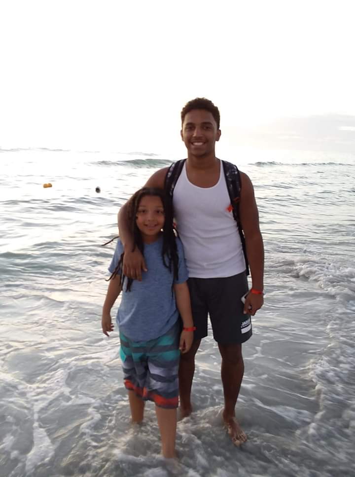 TaniaCastro's tweet photo. So apparently yesterday was #NationalSonsDay.
Happy belated National Sons' Day to my 2 amazing boys👩‍👦‍👦❤️ Elijah &amp; MJ ❤️ I love you to the moon and back! 😘😘😘 https://t.co/ZFilKOzUI2