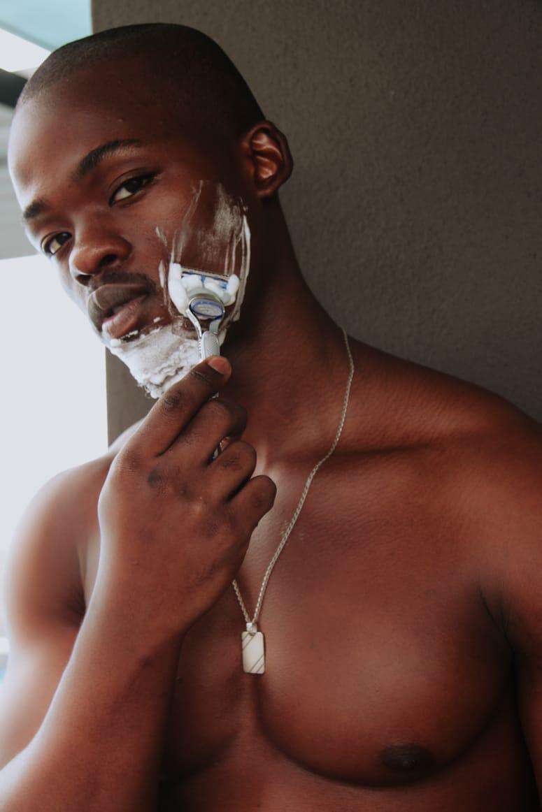Gillette_ZA's tweet photo. A shave made for you. The all new Gillette #SkinGuard Razor. #GuardWhatMatters #GilletteZA https://t.co/xk5fq1LW7K