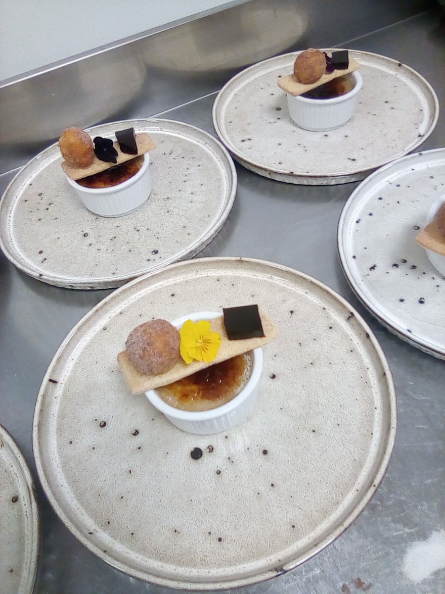 NantRestaurant's tweet photo. Lunch service @NantRestaurant #happycustomers https://t.co/kjcwuM7PVk