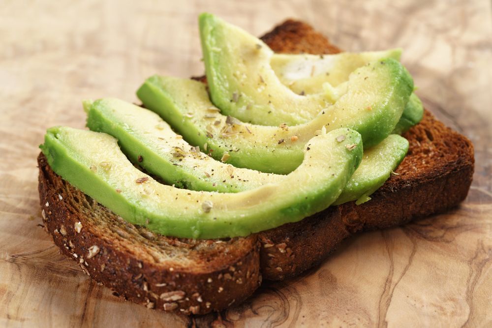AcneSkinSite's tweet photo. One of my best tips is to start by eating a bit of avocado every day as part of your salad or even throwing half of an avocado into your morning smoothie. Avocados supply the skin with healthy fats and phytonutrients to hydrate from the inside out and bring back your glow. https://t.co/aKDgDHnqsA