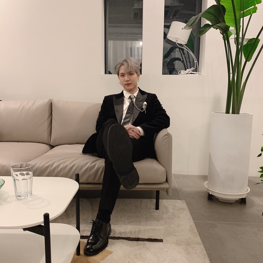 KDH_official's tweet photo. [PHOTO] 동한이의 변신🙂😐😑😬 

#김동한 #KIMDONGHAN #D_NATION https://t.co/DP0oeviCjO