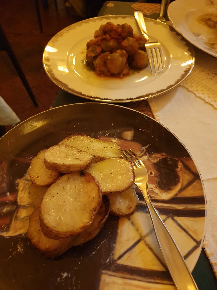 heardinflo's tweet photo. Traditional dishes ina homely surrounding at Gilda restaurant near Sant'Ambrogio #gildas #gildasrestaurant #florence #florenceeats #eat #food #italy https://t.co/24Rx6iThkn