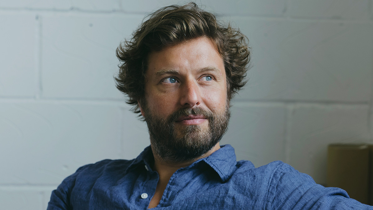 Booktrust's tweet photo. Are you enjoying any picture books this #WorldBookDay? Illustrations can be so magical and important - and our brand new #IllustratorInResidence Ed Vere will be celebrating them over the next six months! https://t.co/Ur7GzOaokX https://t.co/pIPP6Bqp4m