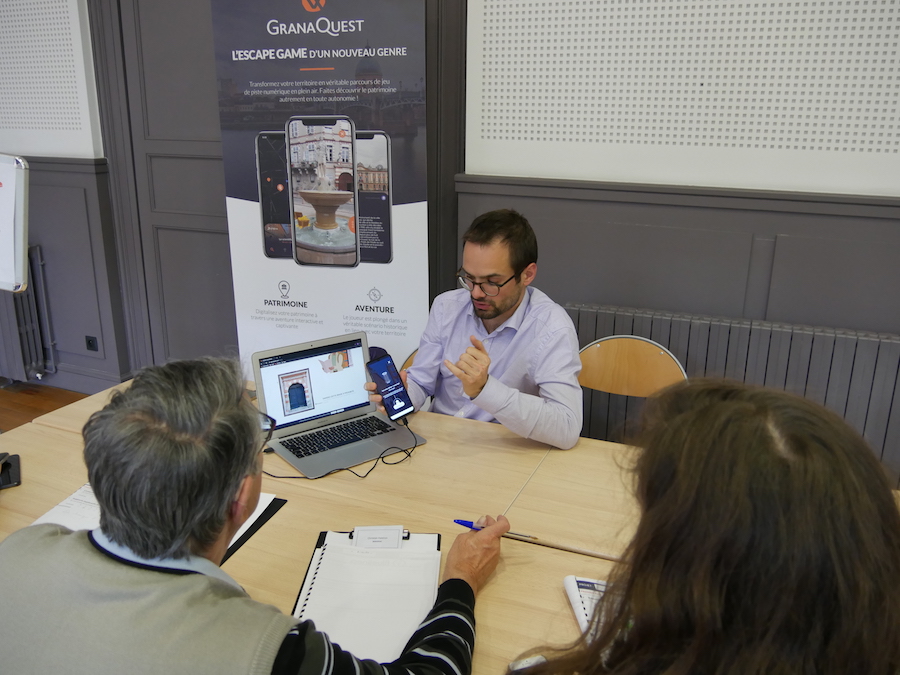 LabSenioriales's tweet photo. Nous étions hier à #Bordeaux pour notre journée d’expertise. Merci à tous les porteurs de projets, partenaires et invités présents à l’évènement !👍cc 
@GranaQuest @jardin_ecolo @newee_fr @Bluelinea @univbordeaux @AjucaBordeaux @Calyxis79 @mediacrossing @AnneDubreuil @1Kubator https://t.co/ovoawsMeAj