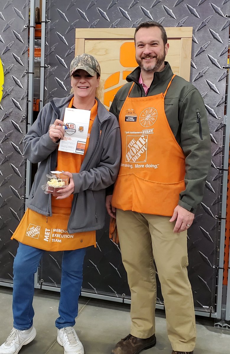 HuntingtonTHD's tweet photo. 3642's Brandi has earned Diamond status!!! You go girl! @brandie2243 @DerekBTHD
@SCL13Blue @WebbfWebb @ErinWatsonHDHR https://t.co/SGfxEY2nV3