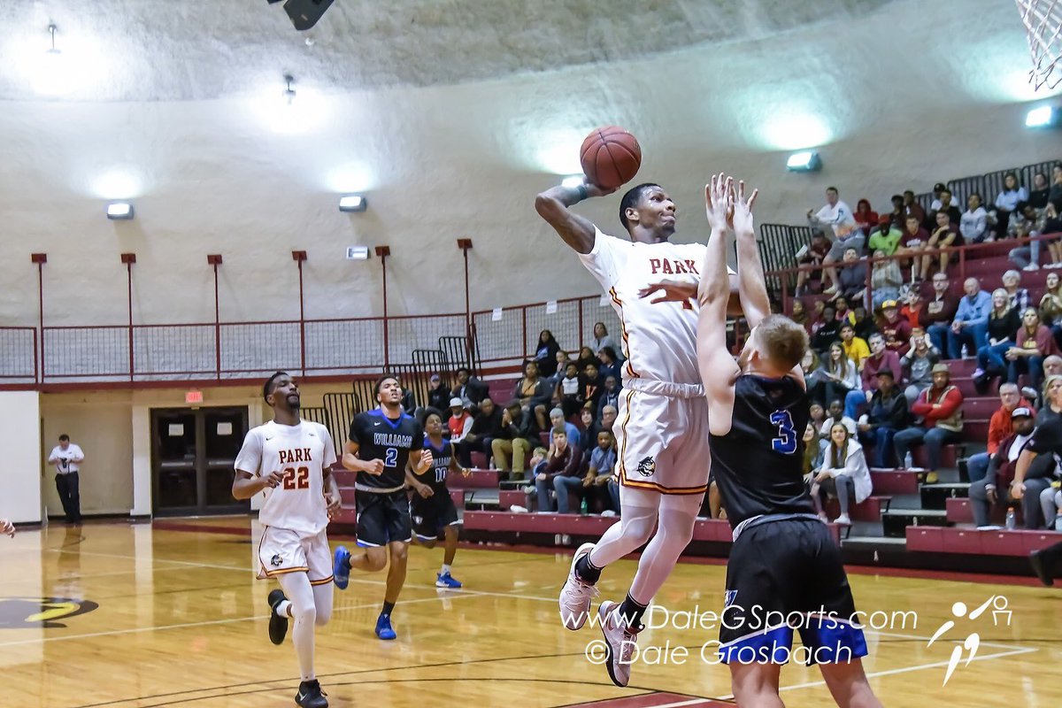 ParkPirates's tweet photo. M🏀, Poetry in motion. Frame by frame look at Cory Reeves’ @SportsCenter Top 10 dunk from Wednesday night. @NAIA @AMCSports @NAIAHoopsReport @overtime @espn #SCtop10 ✈️🚀 https://t.co/BKkywpqey9
