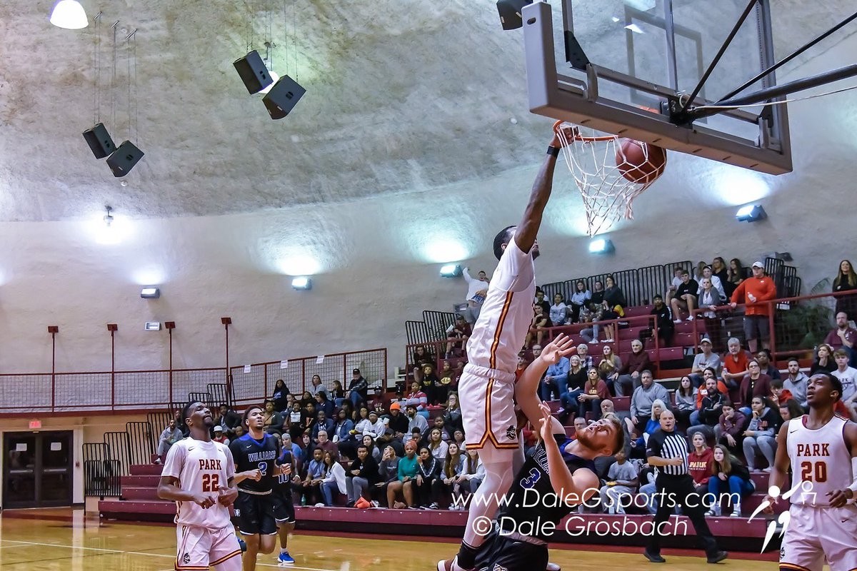 ParkPirates's tweet photo. M🏀, Poetry in motion. Frame by frame look at Cory Reeves’ @SportsCenter Top 10 dunk from Wednesday night. @NAIA @AMCSports @NAIAHoopsReport @overtime @espn #SCtop10 ✈️🚀 https://t.co/BKkywpqey9