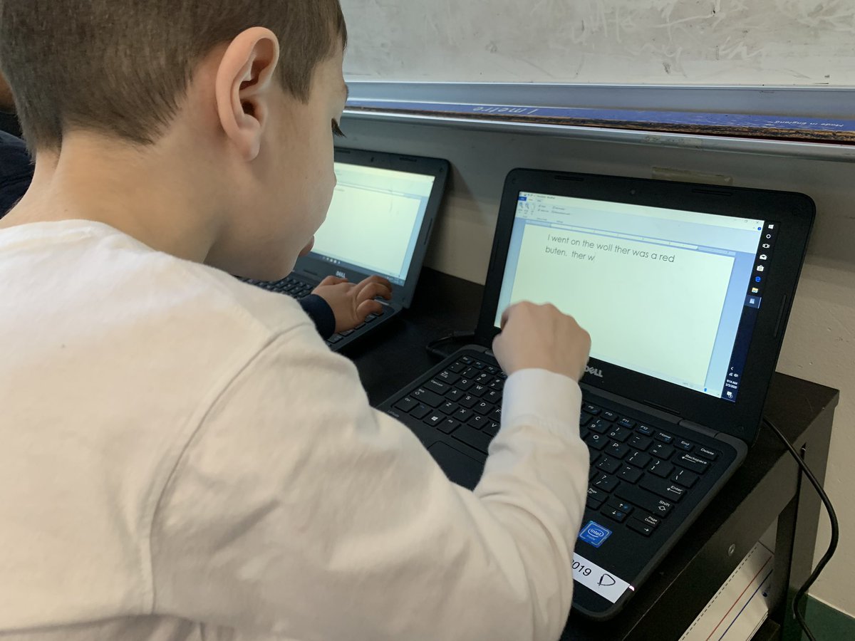bisbyear1's tweet photo. This morning we are typing a recount of our trip to Action Athletics yesterday. We will be then adding photos, writing a caption and changing the font. 💻🚌 #NAEBeAmbitious #NAEAchievers https://t.co/wITfPHhDMP