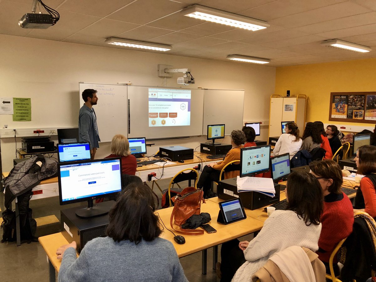 CoralieBrodt's tweet photo. DefiPix Quel établissement remportera le challenge ?
#PIX @AlbanGoulley
#FUNacver
@acversailles
@DANEVersailles
@lyc_bascan_ramb https://t.co/Lhn5d4wWbv