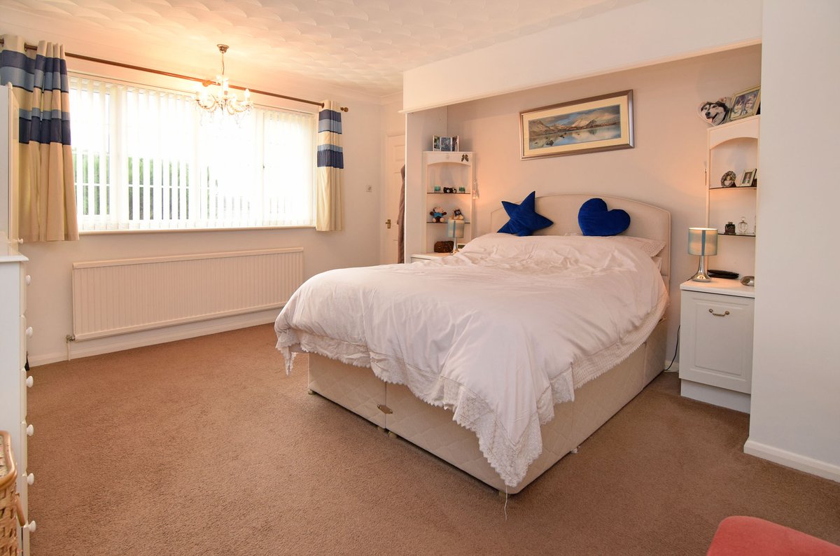 NEW PRICE! This superb detached home in West Lynn has just been reduced. Offering a huge amount of accommodation this would make a superb family home. #newhome #home #eastofengland #westnorfolk #norfolk #eastanglia #moving