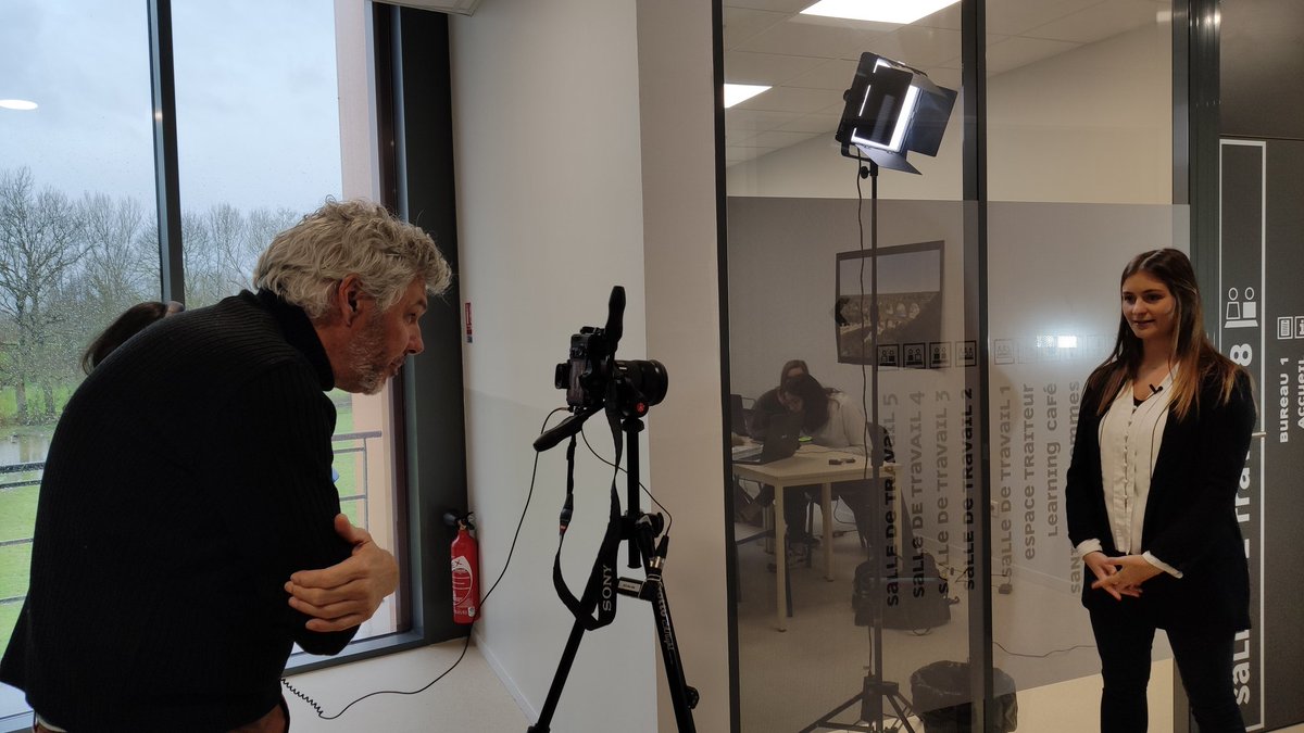 IutToulouse3's tweet photo. Tournages vidéos à l'IUT de Castres aujourd'hui... Au programme des témoignages d'étudiant-e-s et d'enseignants qui permettront aux lycéen-e-s de mieux appréhender l'IUT et nos formations ! https://t.co/cQVr4f7ENm