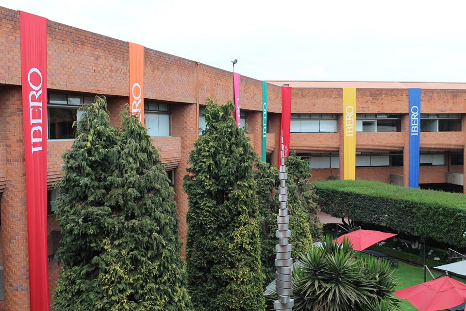 ¡#FelizJueves, lobos! ¿Ya están listos para nuestro #DíaCIbero? Te esperamos a partir de las 11:00 horas para disfrutar de este gran día. ¡Habrá concursos, puestos de comida, talleres, música y mucho, mucho más! https://t.co/muUdCc3I59