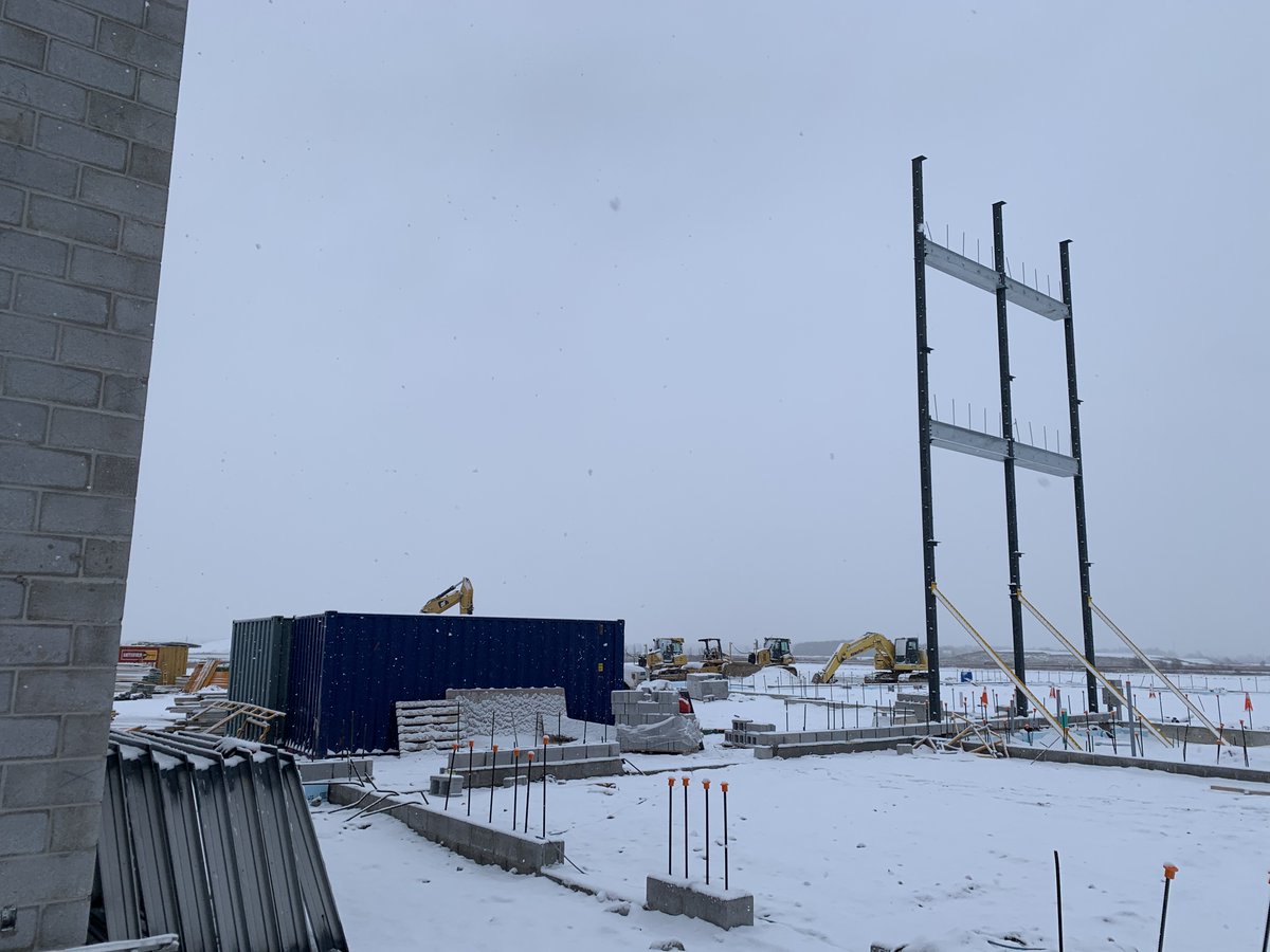 Still a little early to see the final footprint but walls are going up, steel is progressing and construction moves ahead for our South West Milton High School @TownOfMilton <a href="/HaltonDSB/">HDSB</a>  #newhighschool #community #townofmilton #constructionprogress #winterconstruction