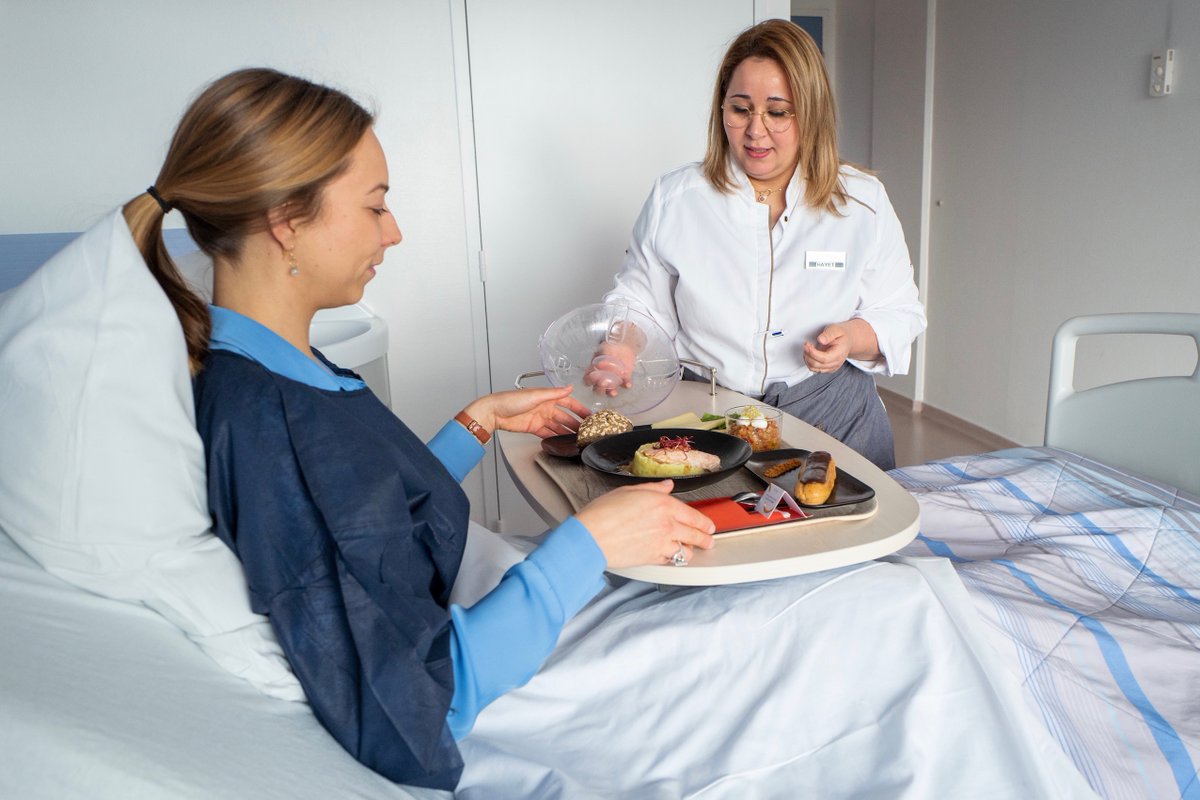 HOSPIMEDIA's tweet photo. .@elsan &amp; @SodexoFrance concluent un partenariat pour 8 ans afin de déployer dans 78 établissements de #santé du groupe un "programme d'hospitalité", incluant des activités de restauration, de bionettoyage et de "gestion des lieux de vie" @CordierCaroline https://t.co/qWXNk9fq7L https://t.co/Y6tmRYpju5