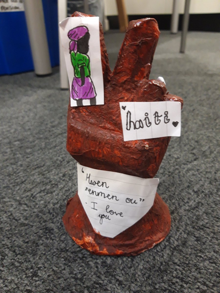 KBirchall31's tweet photo. For #internationalmotherlanguageday over the holidays, some of our pupils created hands to represent unity. @MflParkwood @ParkwoodAcademy https://t.co/xvdnOQY1ue