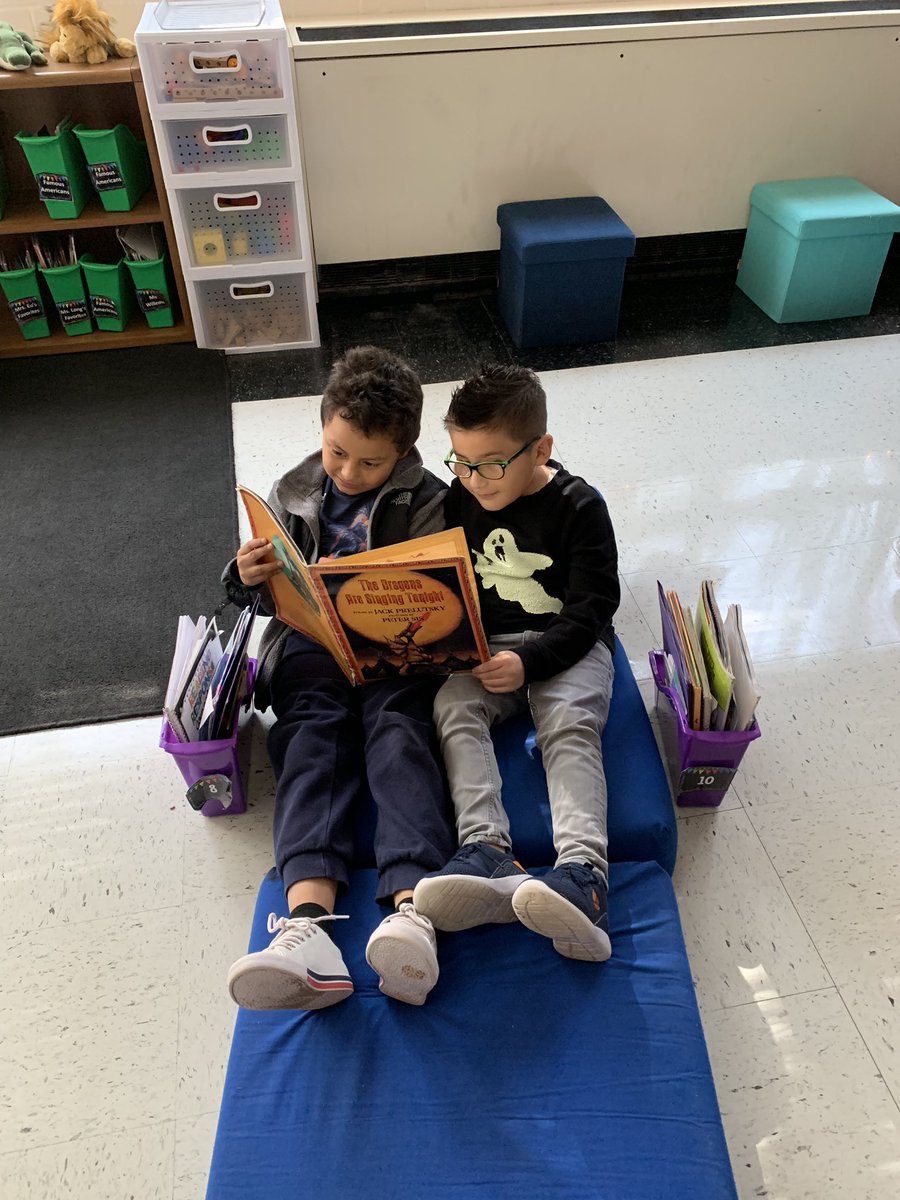 jeulcps's tweet photo. We 💜 Reading! Happy Read Across America Week!! #gatorsdeserveit20 @DLong_GUI @GuilfordEle https://t.co/sAyjWyl0Yq