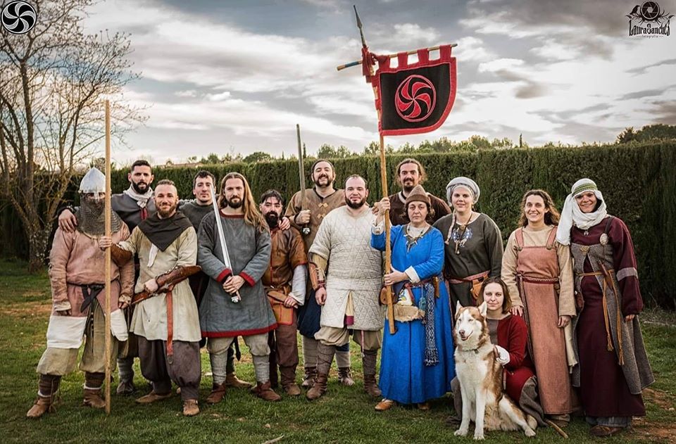 Nueva foto de portada 🙌🙌

#Vikings #Vikingos #nordicstyle #camp #camplife #History #Historia #tradition #pic #photo #photograghy #Familia #family #friends