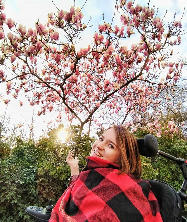 Wiozę garść promieni słonecznych prosto z Paryża i przypominam, że już dziś widzimy się  na Women's Talks w Poznaniu! Porozmawiamy o odwadze - więcej szczegółów na mojej stronie SylwiaBlach.pl . Bilety jeszcze są dostępne! ift.tt/38lxNuB