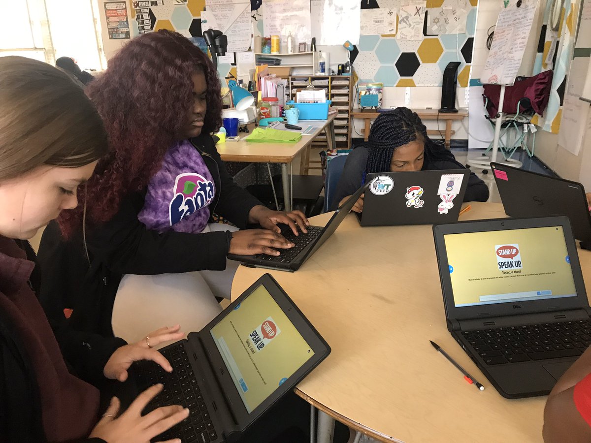 MrsRusso4's tweet photo. Students working in small groups using #Nearpod for tasks and accountability! https://t.co/aStuPywjG0