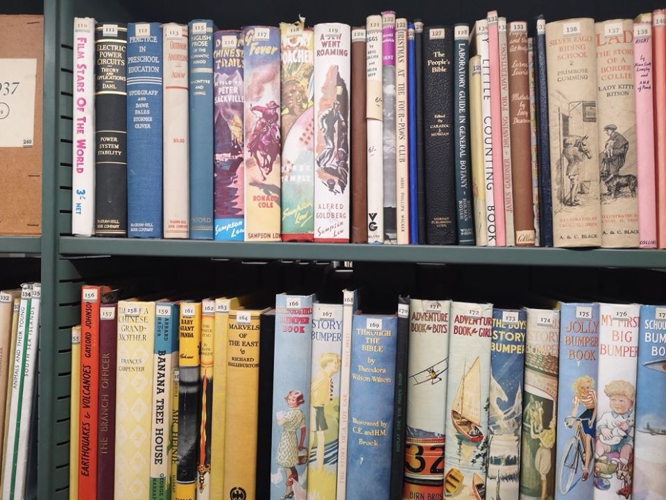 theUL's tweet photo. Nothing to read this #WorldBookDay2020? We have a few million books for you to choose from.

As one of 6 Legal Deposit libraries in the UK, we have been able to request a copy of everything published in the UK &amp; Ireland since 1710! 

We definitely have something for everyone. https://t.co/lqYhv6veJT