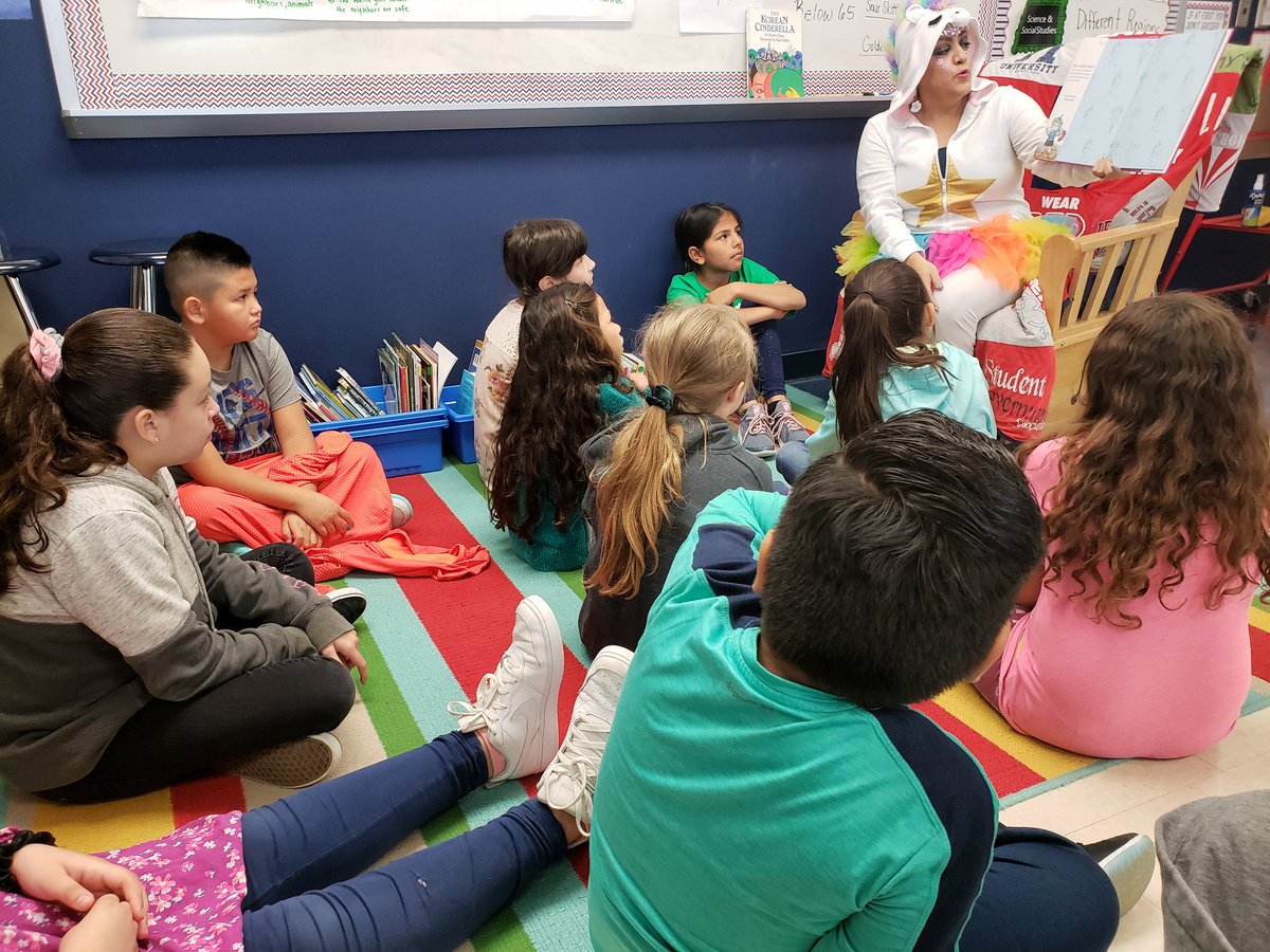 KarissaSpriggs's tweet photo. My class loved our guest reader, @Got2LoveBooks, for Read Across America Week! @NISDMurnin https://t.co/6vl2oJSii4