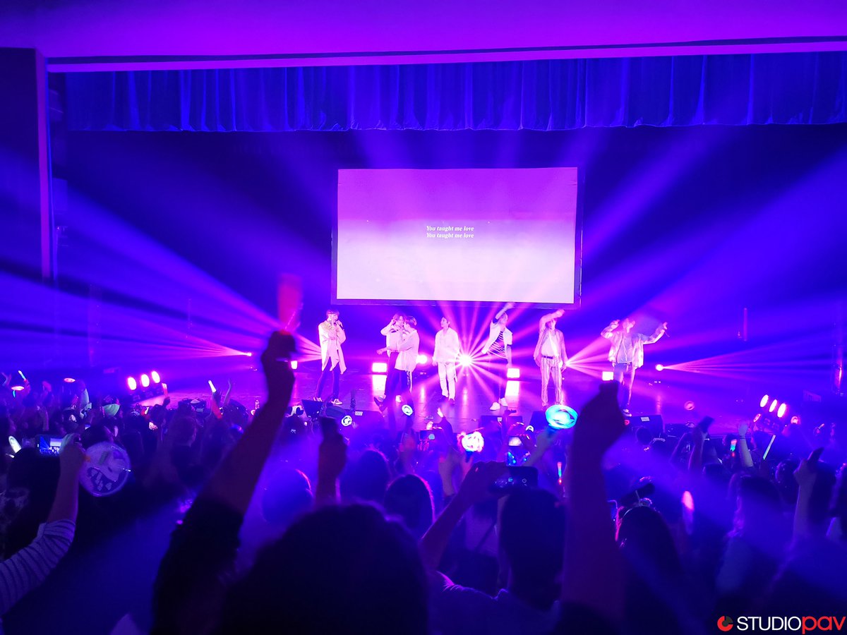 studio_pav's tweet photo. Monterrey you shook the room for @VAV_official 💥 thank you for jamming out with the boys 🤘🏻 https://t.co/45YSAw3sLz