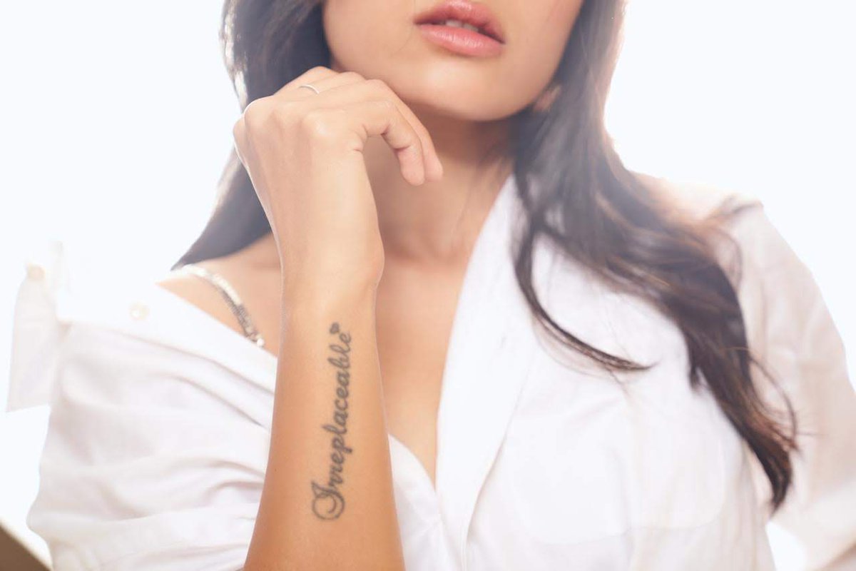iamRashmika's tweet photo. I sometimes like blurry better..!🐒🙈 https://t.co/laMJm0H3hG