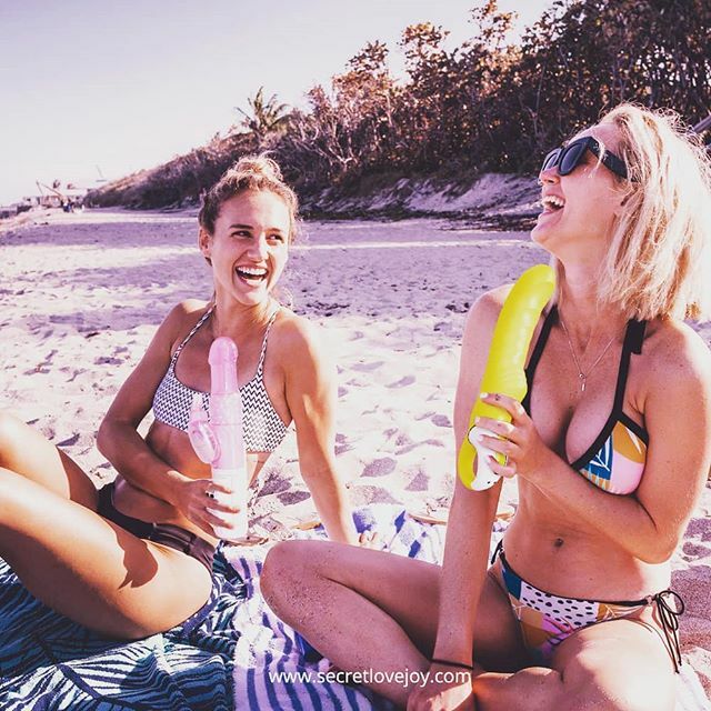 PlugLust's tweet photo. At the beach with our favorite vibrators laughing at each other.

Visit Pluglust and give us a follow!

#repost from @secretlovejoy

#repost #beach #vibrators #steez #laughing #Pluglust #pluglust https://t.co/i6JlQInd8e