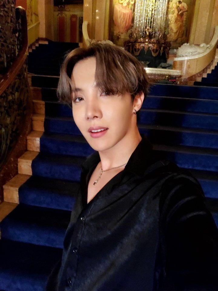 ˚₊· ͟͟͞͞➳ day 65 / 366 too many hobi hobi selca today  thank you so much! You did great today and I'm so proud of you!  Have a good rest and sleep well  ilysm   #JHOPE  #제이홉  #HOBI  #방탄소년단제이홉  @BTS_twt