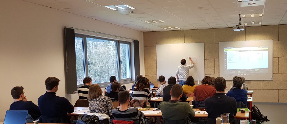 _FormaWood_'s tweet photo. 1ère journée de formation en #hygrothermie et conception des noeuds constructifs dans les bâtiments en bois ce 3/03 à Libramont.19 pros ont pu se former, auprès de Maxence Duhamel, gérant d'ECOBAT Ingénierie. Ils passeront à la mise en pratique le 10 mars 2020. https://t.co/iQ0EUvapVe