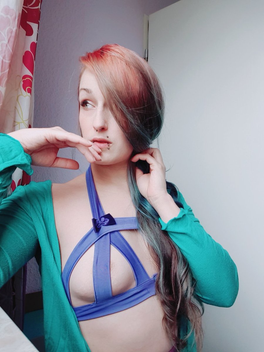 Spring, where are you?!

#femdom #dominatrix #colourful #dessous #inkedgirl
