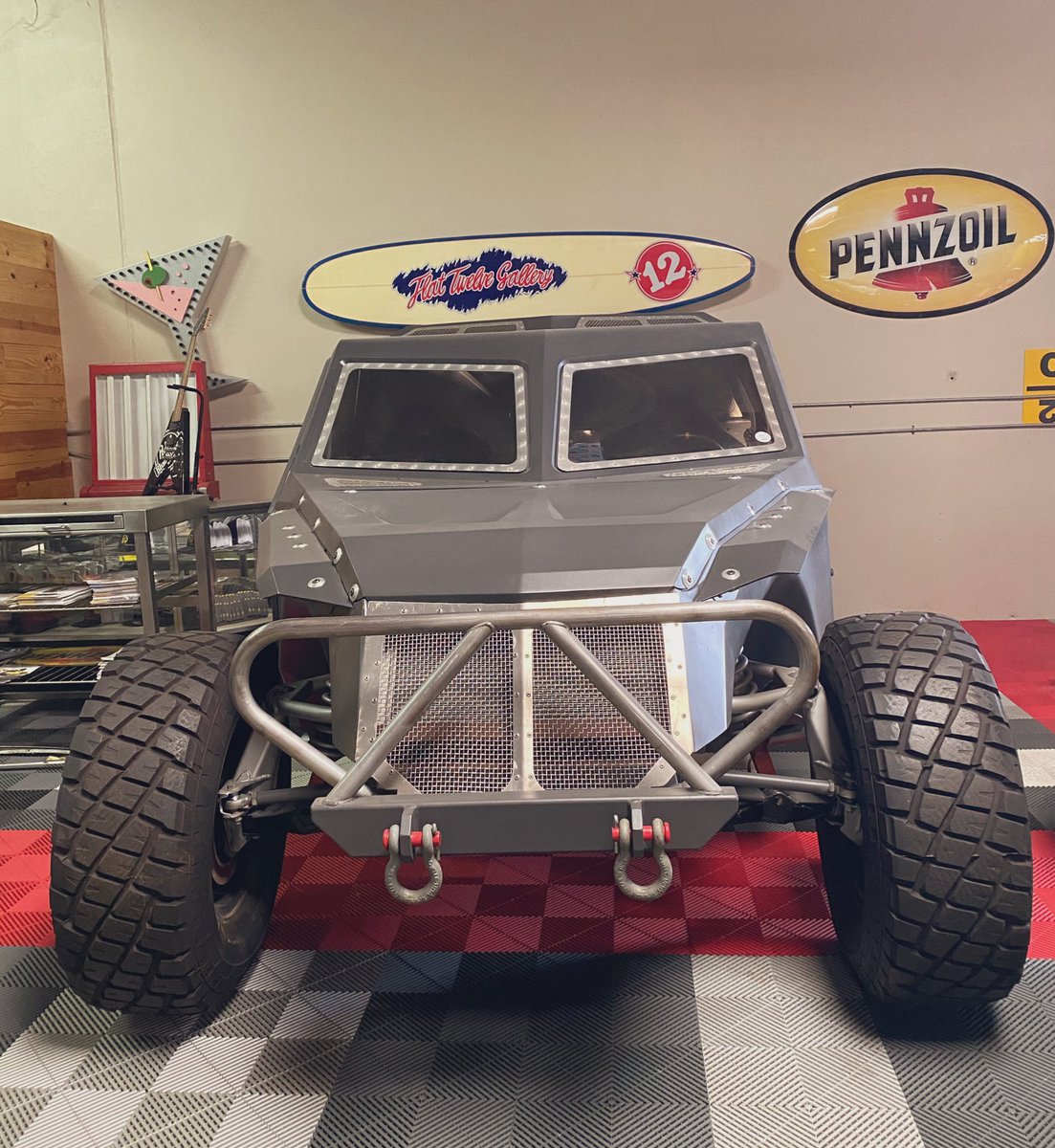 Flat12Gallery's tweet photo. That stance 👍 #furious7 #fastattack #flat12gallery #carchasers #poweredbypennzoil https://t.co/MyyaPciUoL